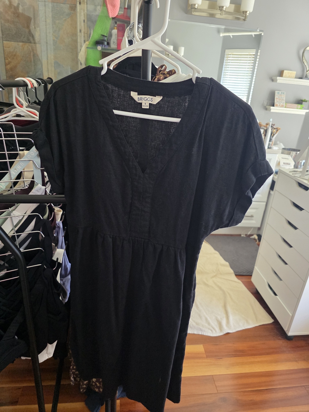 Briggs New York Black V-Neck Short Sleeve Top